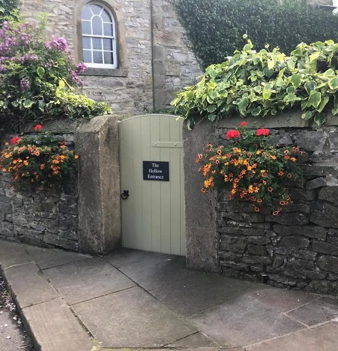 The Hollow Bed And Breakfast-1